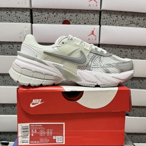 V2K Run ‘Metallic Silver White’