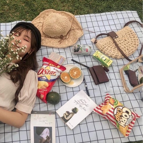 Khăn tấm trải du lịch chụp ảnh picnic, trải bàn ăn bằng nhựa PVC chống thấm nước gấp gọn tiện dụng K147