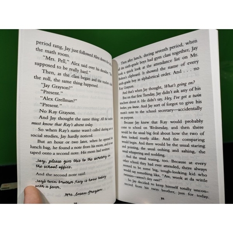 Andrew Clements School Stories (Sách nhập) – 10 quyển