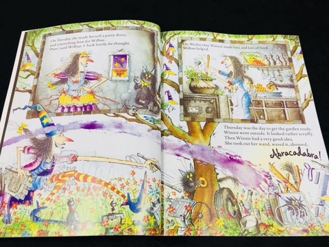 Winnie the Witch Collection  –  Sách nhập (Bộ 14 cuốn – Khổ to A4)