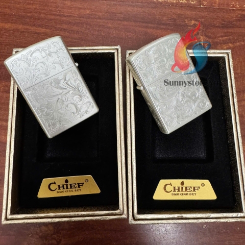Bật lửa xăng đá Chief bạc khắc hoa văn CF1292Y