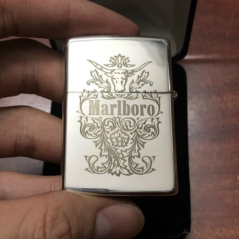 Zippo Bạc Khối Chủ Đề Marlboro Khắc 3 Mặt
