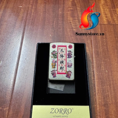 Bật lửa xăng đá Zorro họa tiết tài lộc