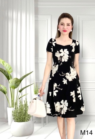 Đầm mango đen hoa trắng, cổ lục giác tay ngắn nhún vai