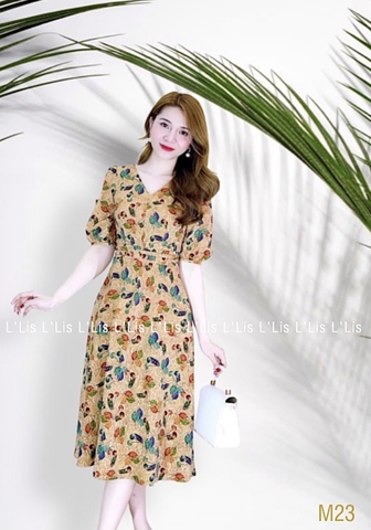 Đầm lụa vàng kem, cổ tim, xếp ly eo, tay phồng