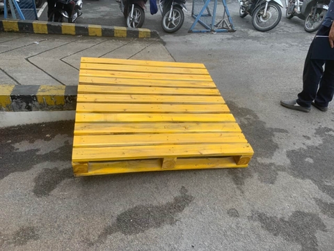 Pallet gỗ 2 hướng nâng 1,5 tấn