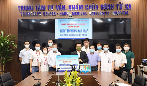 Tặng 01 máy thở cho Bệnh viện Đại học Y Hà Nội.