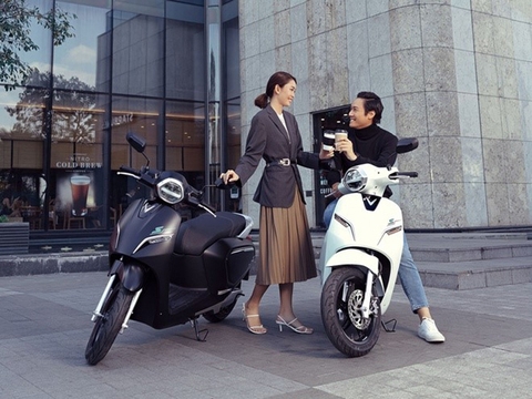 Xe điện có phải lắp gương không ?