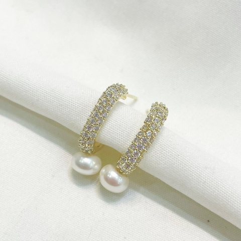 Khuyên Tai Ngắn HimHip Chữ C Sang Trọng HKCC Đính Phale, Ngọc Trai 0.5x2cm