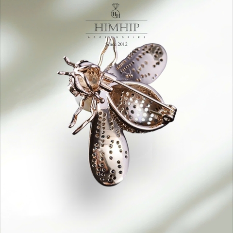 Trâm, Ghim Cài Áo Nam Nữ HimHip Ong Chúa Vàng Sang Trọng HKCC Mix Trai 3,2*4,8cm