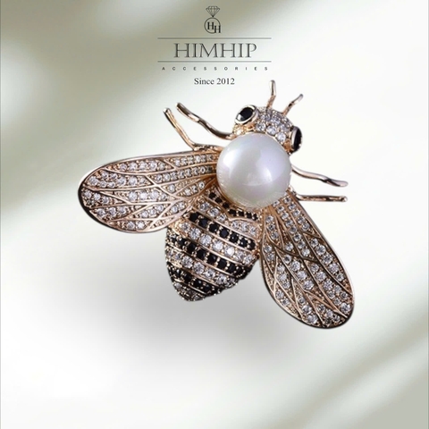 Trâm, Ghim Cài Áo Nam Nữ HimHip Ong Chúa Vàng Sang Trọng HKCC Mix Trai 3,2*4,8cm