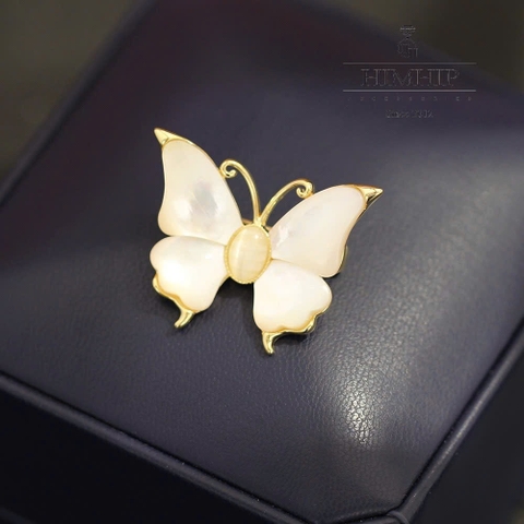 Trâm, Ghim Cài Áo HimHip HKCC Bướm Trắng Nhỏ Khảm Trai 2.5*3cm