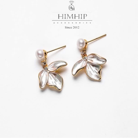 Khuyên Tai Ngắn HimHip Mặt Hoa 3 Cánh Thanh Lịch HKCC Đính Phale, Ngọc Trai Thật 2.8cm