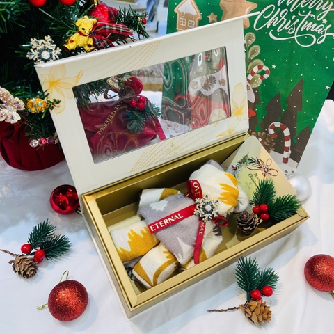 Set Quà Noel HimHip Khăn Visco 90*90cm & Cài Áo Kèm Hộp Thiệp - 1164