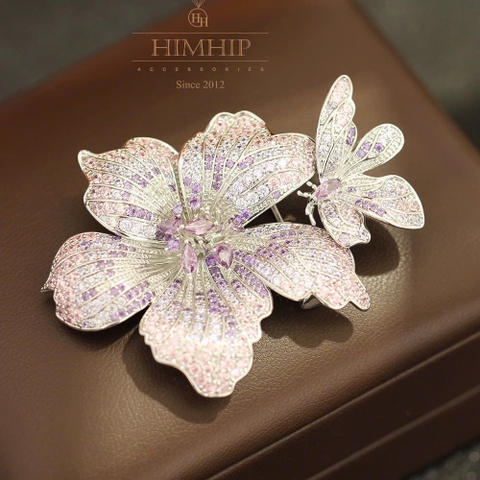Trâm, Ghim Cài Áo HimHip HKCC Hoa Lay Ơn Nụ Phale Tím Phối Bướm Nhỏ 6*4.5cm