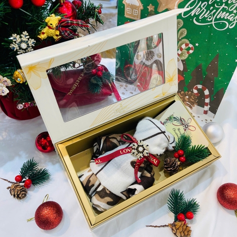 Set Quà Noel HimHip Khăn Visco 90*90cm & Cài Áo Kèm Túi Hộp Thiệp - 1165