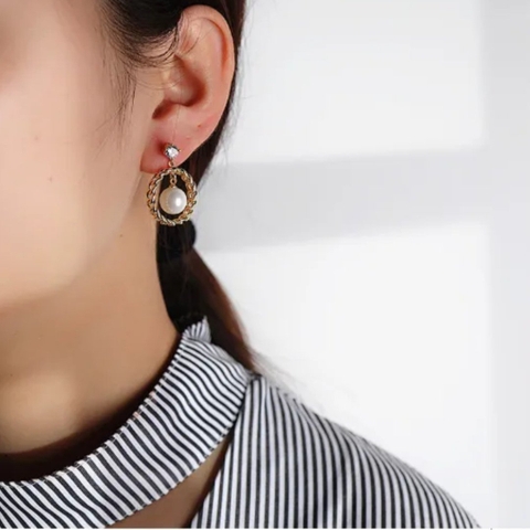Khuyên Tai Ngắn HimHip Tháp Tam Giác Sang Trọng HKCC Đính Phale 3cm