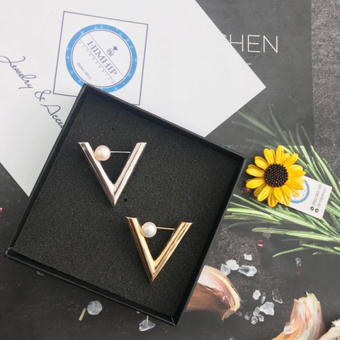 Trâm, Ghim Cài Áo HimHip Chữ V Thanh Lịch HKCC Mix Trai 3,5cm