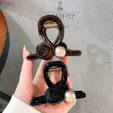 Kẹp Càng Cua HimHip Composite Đính Hạt Giả Trai Hoa Hồng Vải Sang Trọng 10 Răng 5.5x8cm