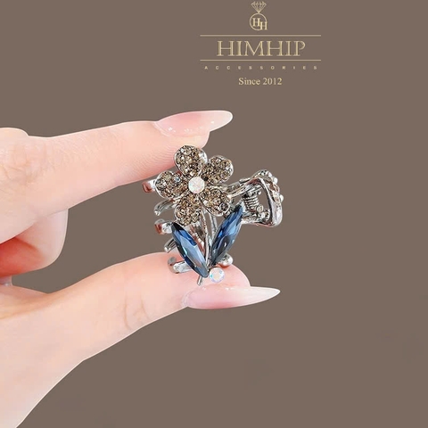 Kẹp Đỉnh HimHip Composite Hoa 5 Cánh Phối Lá Phale Lấp Lánh 2.8*3.2cm
