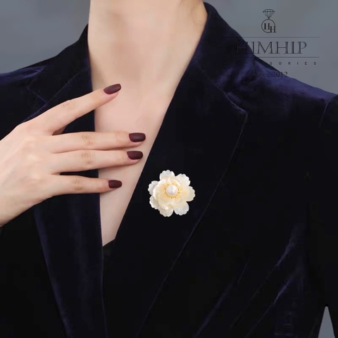 Trâm, Ghim Cài Áo HimHip Hoa Trắng Khảm Trai Sang Trọng HKCC Mix Trai 4cm