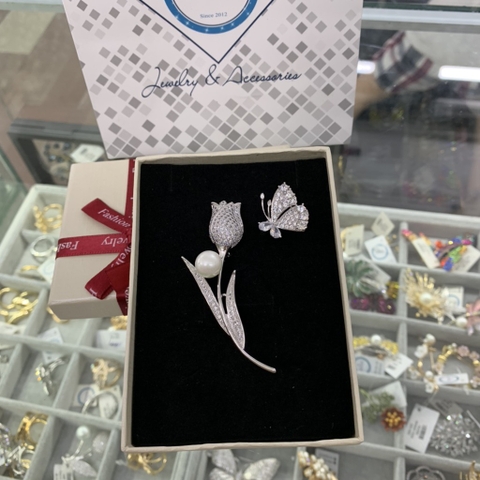 Trâm, Ghim Cài Áo HimHip Hoa Tulip Trắng Thanh Lịch HKCC Mix Trai 1,8*6,5cm