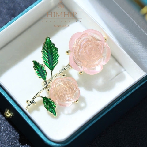 Trâm, Ghim Cài Áo HimHip HKCC Cành Hồng Phối Bông Composite Trong Nhẹ 6.3*4cm