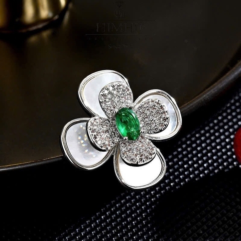 Trâm, Ghim Cài Áo Nhỏ HimHip Hoa Trà Khảm Trai Quý Phái HKCC Đính Phale Lục Bảo 2,5*2,5cm