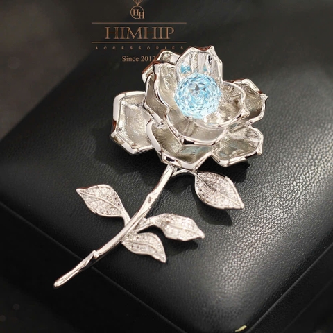 Trâm, Ghim Cài Áo HKCC Hoa Hồng Trắng Phối Nụ Phale Xanh Sang Trọng 6.5*4cm