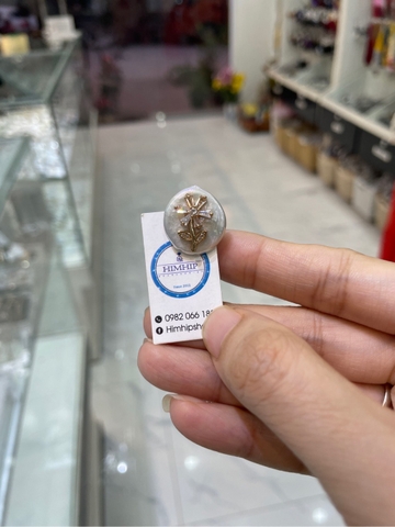 Pin Cài Áo HimHip Vòng Tròn Hoa Vàng Sang Trọng HKCC Mix Khảm Trai  2cm