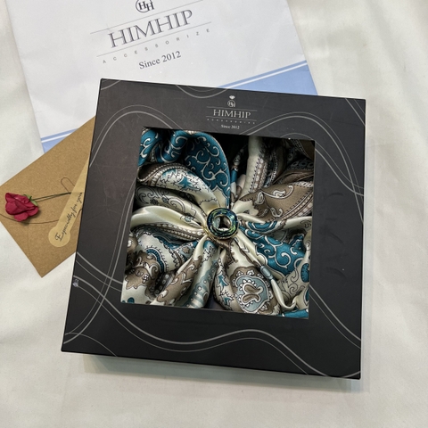 Set Quà Tặng Khăn Lụa Vuông Khổ 65 & Cài Khăn Kèm Túi Hộp Thiệp - 300