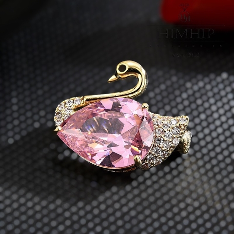 Trâm, Ghim Cài Áo HimHip Thiên Nga Hồng Sang Trọng HKCC Đính Phale 1,4*2cm