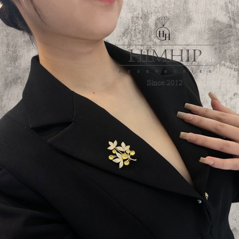 Trâm, Ghim Cài Áo HimHip Lá Ô Liu Vàng Sang Trọng HKCC Đính Phale 3*4cm