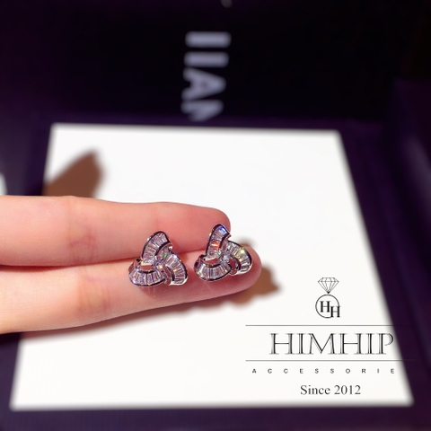 Khuyên Tai Nụ HimHip Tam Giác Xoắn Thanh Lịch HKCC Đính Phale 1.5x1.5cm