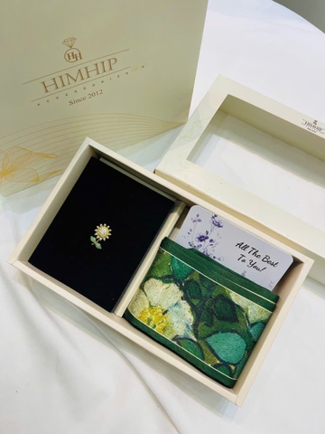 Set Quà 8/3 HimHip Khăn Lụa Tuban 126*7cm & Cài Áo Kèm Túi Hộp Thiệp - 402