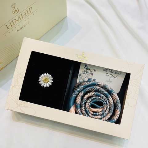 Set Quà HimHip Khăn Lụa Cao Cấp 53*53cm & Cài Áo Kèm Túi Hộp Thiệp - 1147