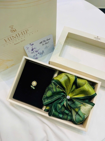 Set Quà 8/3 HimHip Khăn Lụa Tuban 126*7cm, Cài Áo & Cài Khăn Kèm Túi Hộp Thiệp - 397