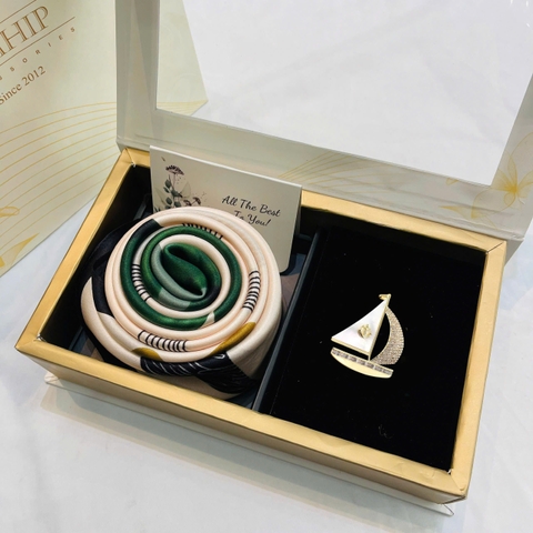 Set Quà HimHip 20/11 Khăn Lụa Cao Cấp 85*85cm & Cài Áo Kèm Túi Hộp Thiệp - 1113