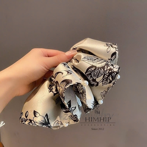 Scrunchies HimHip Họa Tiết Hoa Hồng Phối Hạt Giả Trai 22cm