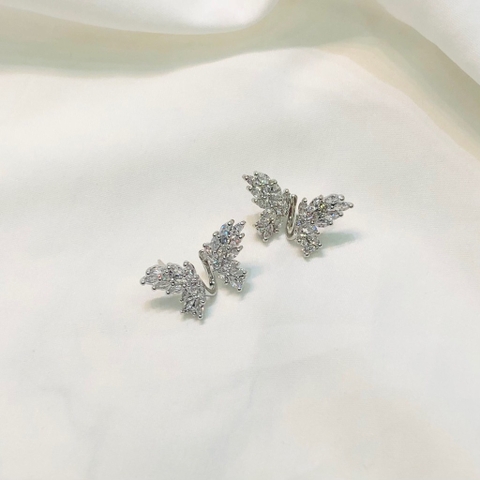Khuyên Tai Nụ HimHip Bươm Bướm Trắng Sang Trọng HKCC Đính Phale 2.8x1.5cm