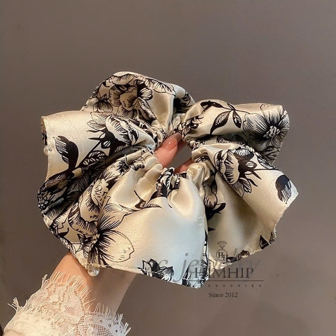 Scrunchies HimHip Họa Tiết Hoa Hồng Phối Hạt Giả Trai 22cm