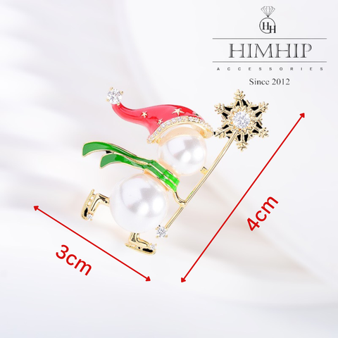 [Noel] Trâm, Ghim Cài Áo HimHip Hình Người Tuyết Cầm Cây Quyền Trượng Đáng Yêu HKCC Mix Trai 3*4cm