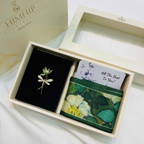 Set Quà 8/3 HimHip Khăn Lụa Tuban 126*7cm & Cài Áo Kèm Túi Hộp Thiệp - 403