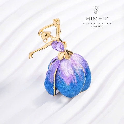 Trâm, Ghim Cài Áo HimHip HKCC Nàng Tiên Hoa Cát Tường 3x4.9cm