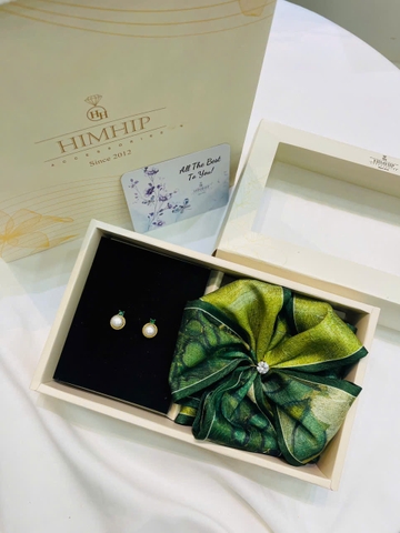 Set Quà 8/3 HimHip Khăn Lụa Tuban 126*7cm, Cài Khăn & Khuyên Tai Kèm Túi Hộp Thiệp - 398