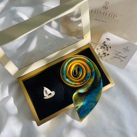 Set Quà HimHip 20/11 Khăn Lụa Cao Cấp 53*53cm & Cài Áo Kèm Túi Hộp Thiệp - 1116