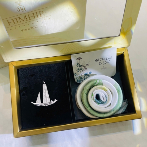 Set Quà HimHip 20/11 Khăn Lụa Cao Cấp 53*53cm & Cài Áo Kèm Túi Hộp Thiệp - 1118