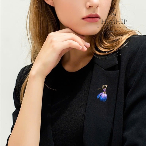 Trâm, Ghim Cài Áo HimHip HKCC Nàng Tiên Hoa Cát Tường 3x4.9cm