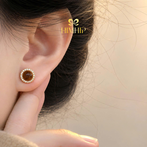 Khuyên Tai Nụ HimHip HKCC Đá Nâu Mắt Mèo Viền Phale 1cm