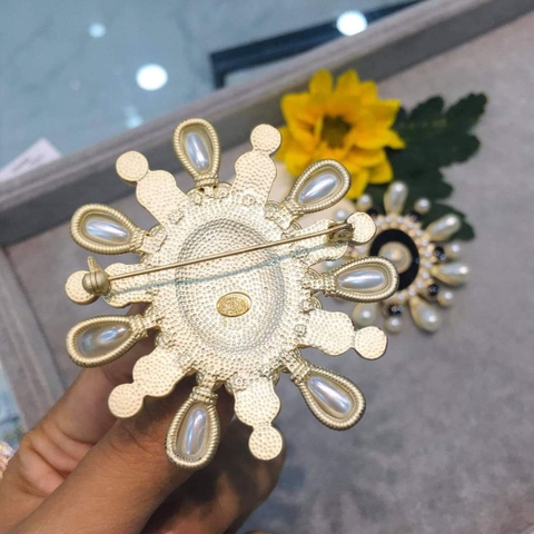 Trâm, Ghim Cài Áo HimHip Chữ X Nhỏ Mặt Tròn Thanh Lịch HKCC Mix Trai 6cm